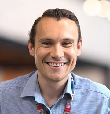 simon profile pic